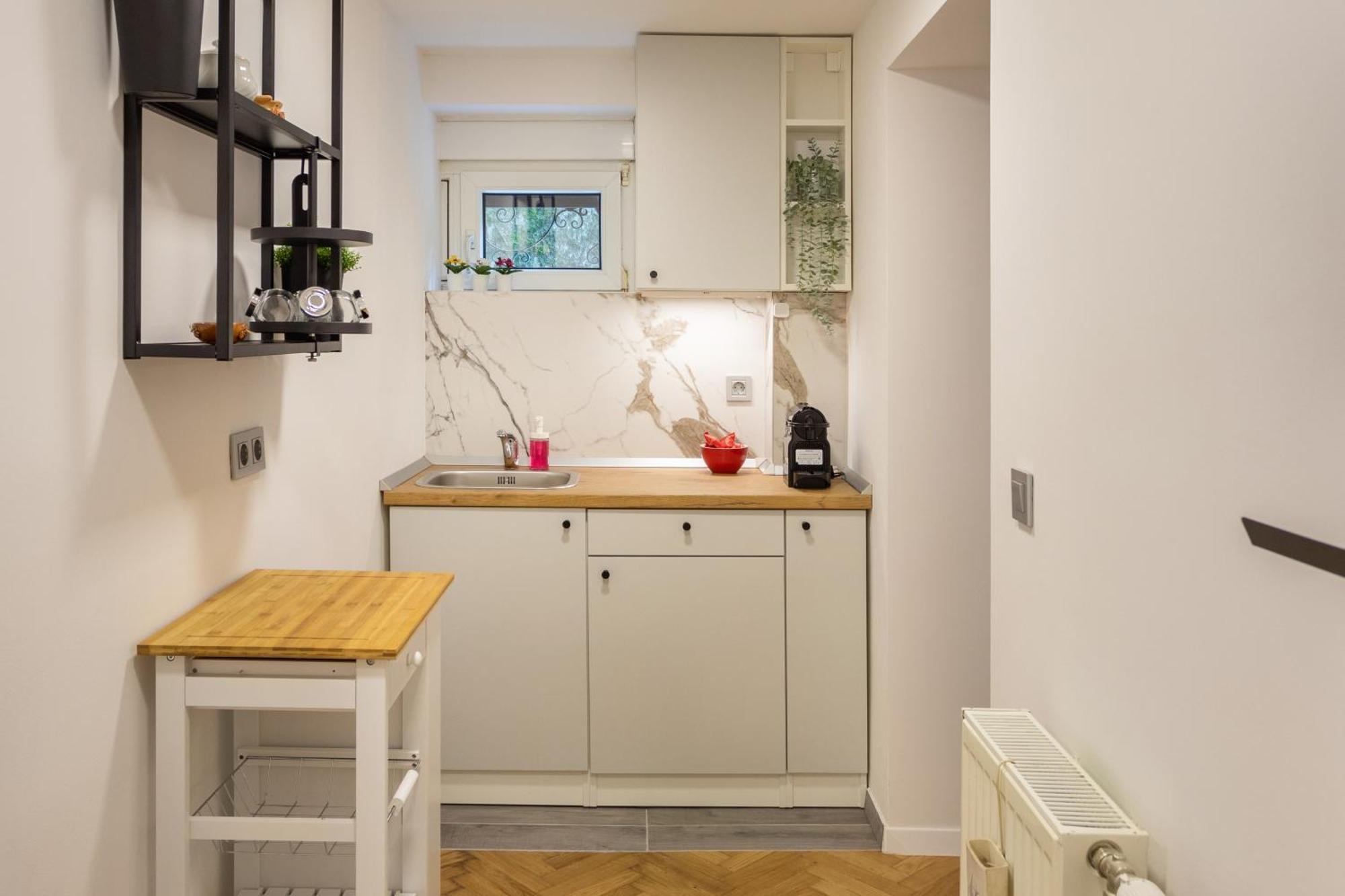 Modern Studio Near British Square 자그레브 외부 사진